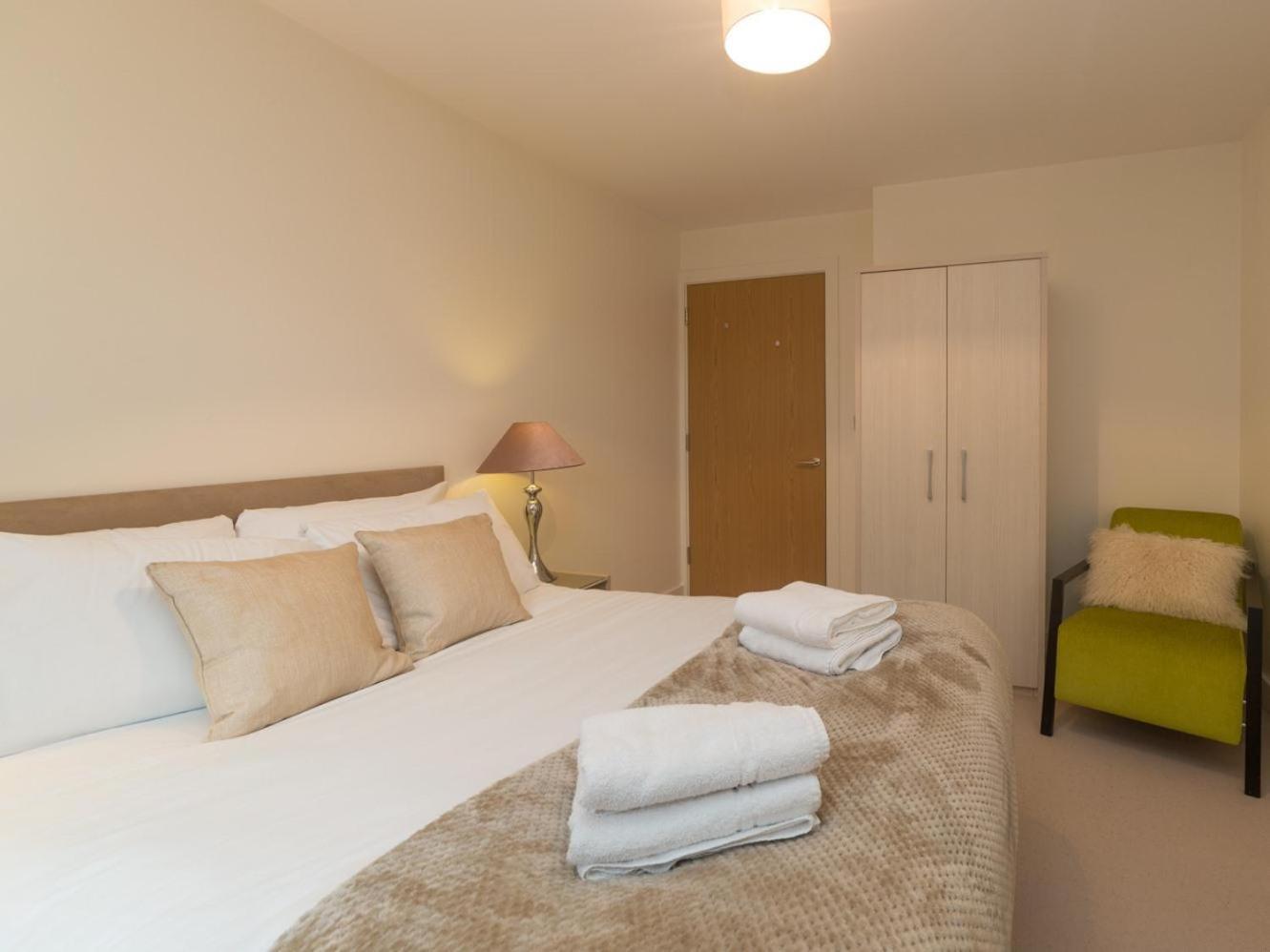 Central Tower Bridge Apartment London Room photo