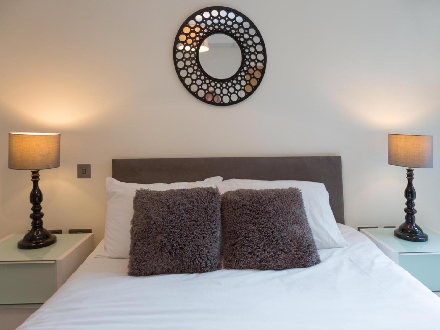 Central Tower Bridge Apartment London Room photo